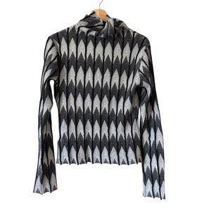 Icelandic Design Black & White Geometric Knit‎ Sweater M Wool Folklore Fair Isle